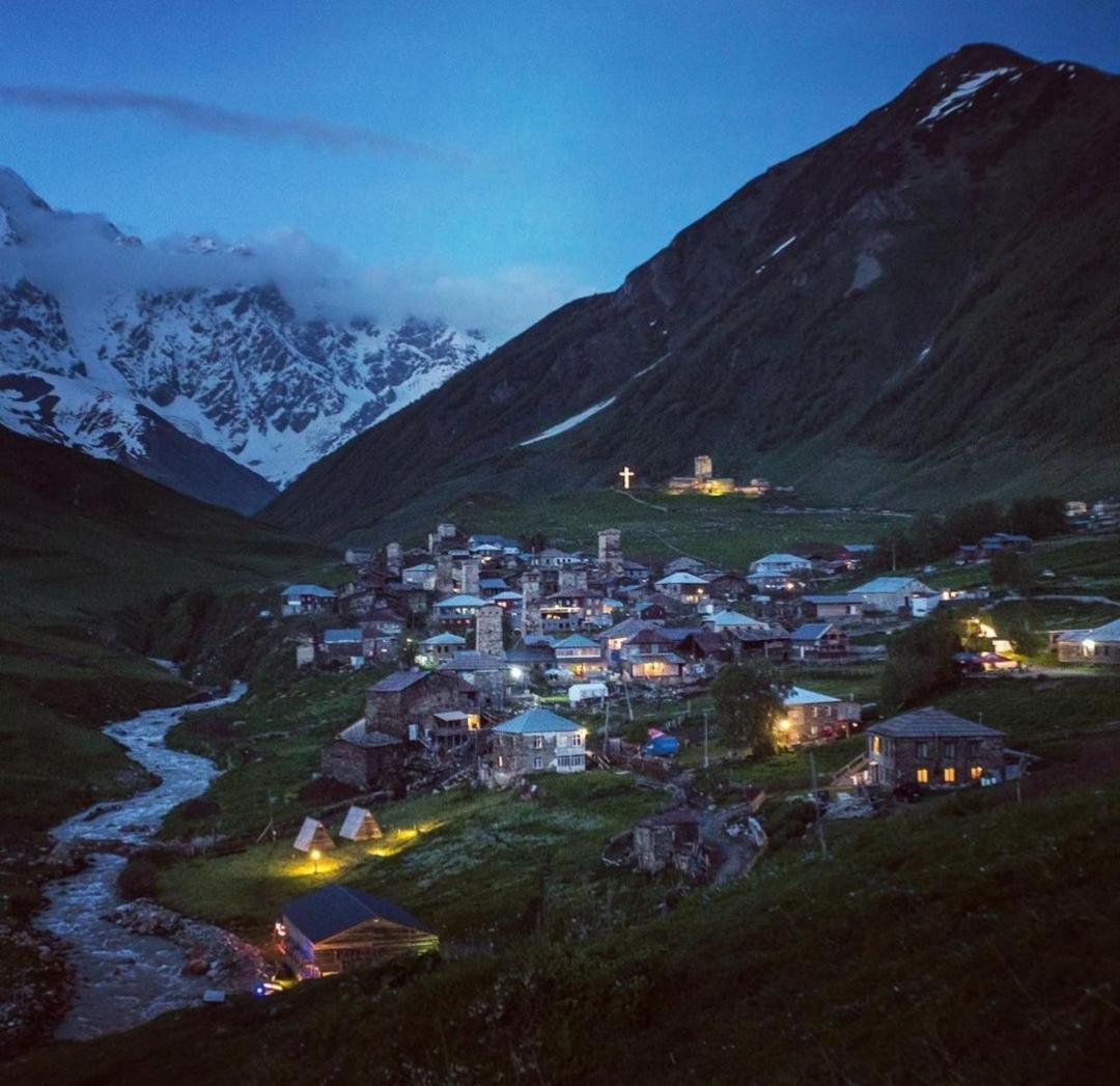 Mate Hotel Ushguli Buitenkant foto